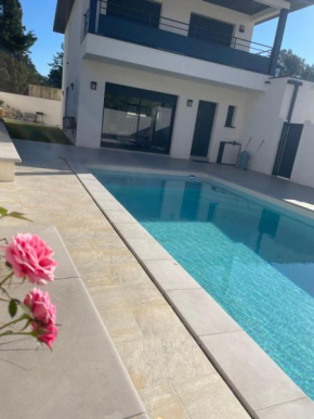 Belle villa avec grande piscine